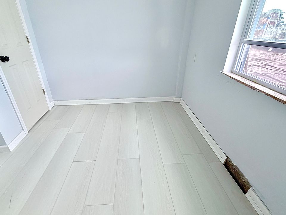 23142 Van Dyke Ave #1, photo 5