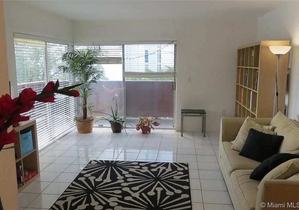 1st image of 1205 Mariposa Ave APT 401