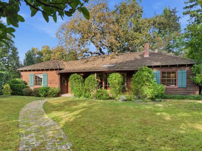 521 Entrada Way, Menlo Park, CA, 94025