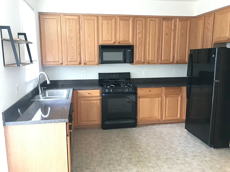 13005 Taxi Dr — Photo 9