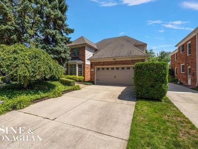 968 Trombley Rd, Grosse Pointe Park, MI, 48230