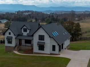 374 Fairway Dr, Dandridge, TN 37725