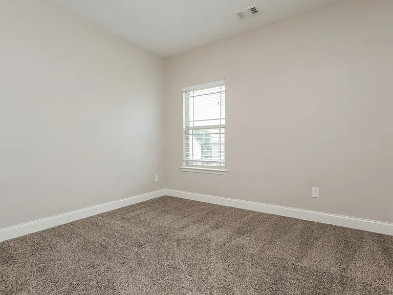 547 Joneus Dr — Photo 13