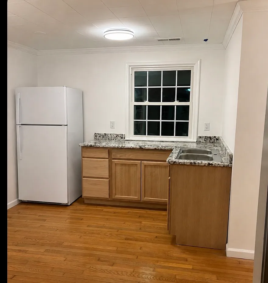 2 bed, 1500 sqft, $1,775 — Photo 2