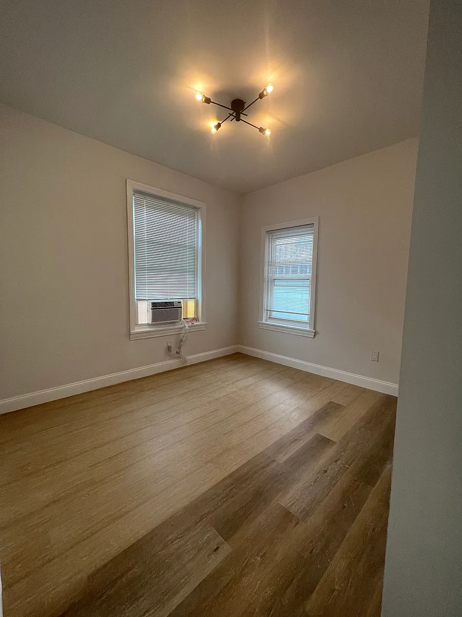 Building Photo - 1203 Spruce St #2