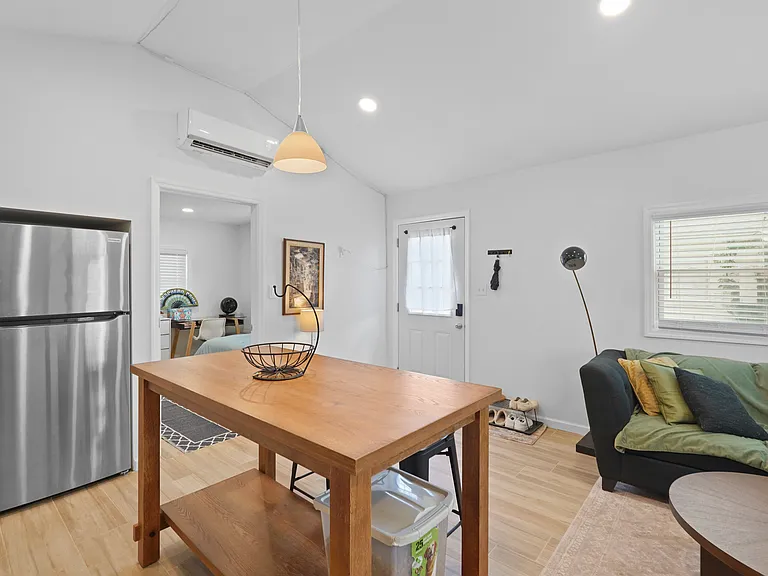 1815 E Derenne Ave #B — Photo 19