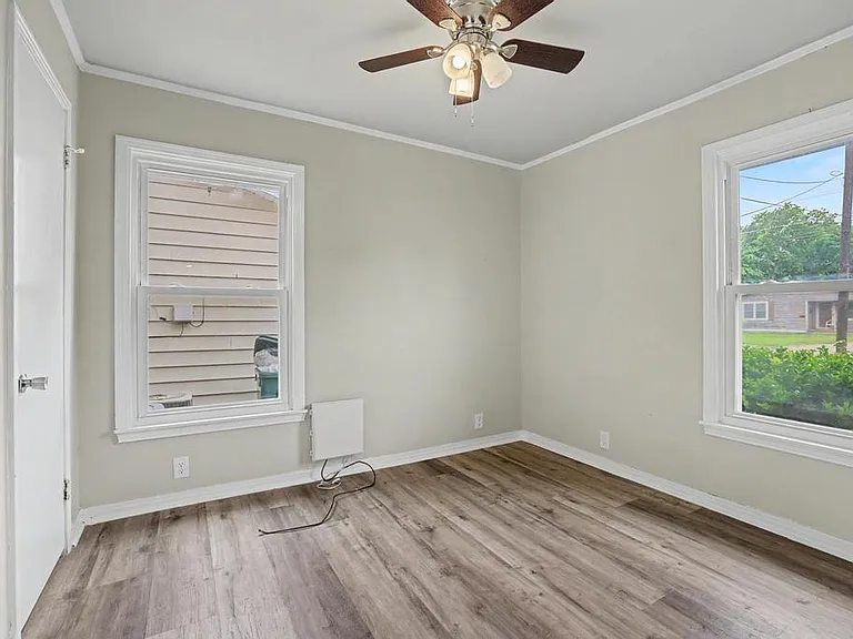 2407 N Shannon St — Photo 13