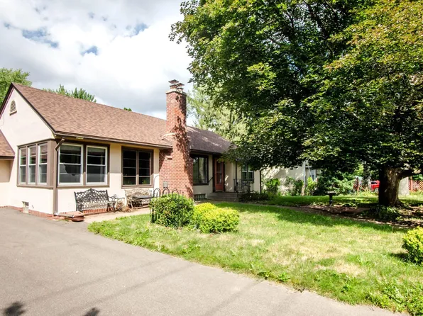 2225 Larpenteur Ave E, Maplewood, MN 55109