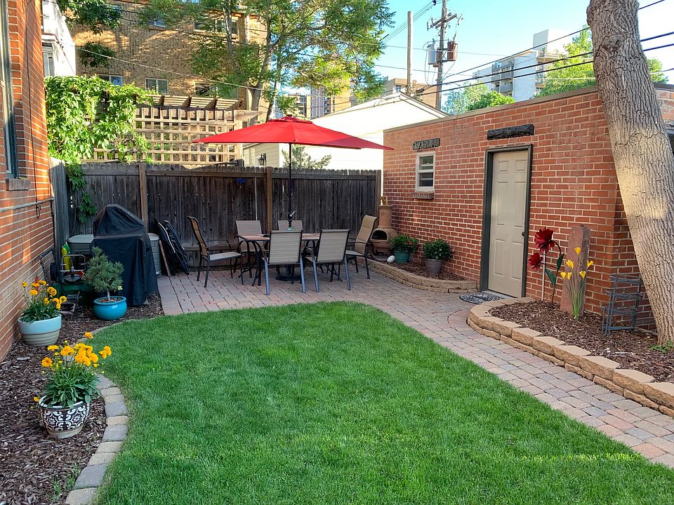 Back yard common area.