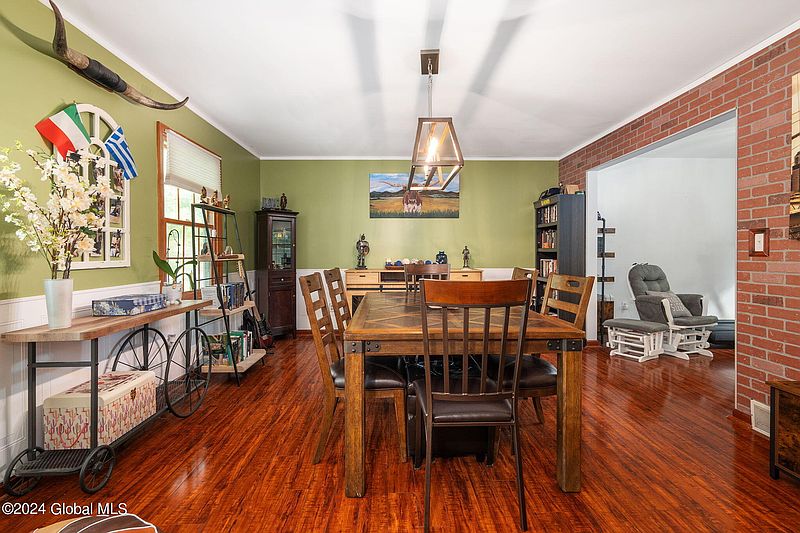 5th image of 57 Denison Road