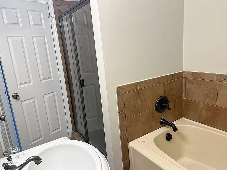 2127 Silverdale Rd — Photo 9