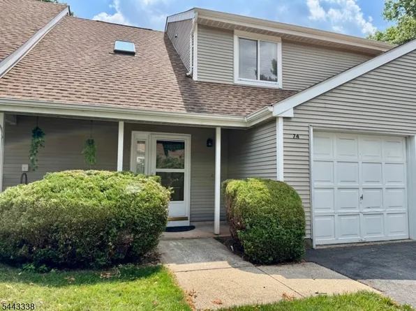 74 Winchester Way, Franklin Twp., NJ 08873