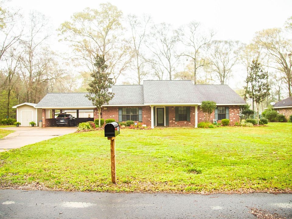 1st image of 209 Oak Knoll Dr