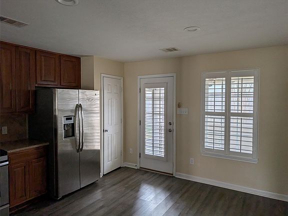3rd image of 3019 Beacon Grove St