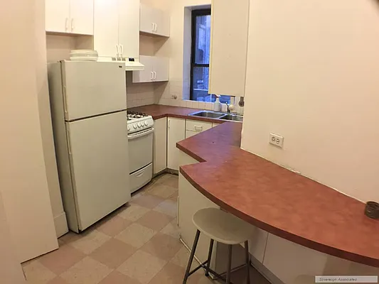 Rented by Sovereign Associates | media 22