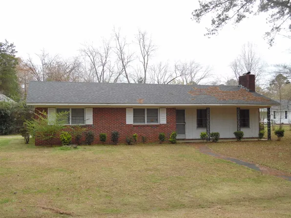 202 Crestwood Dr, Selma, AL 36701