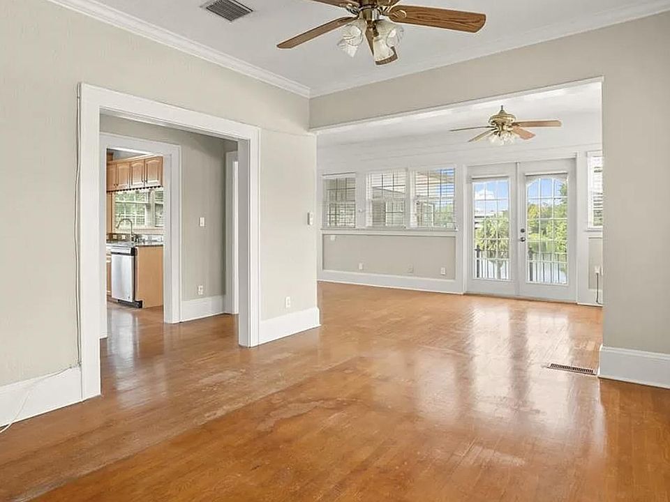 Living area overview 2