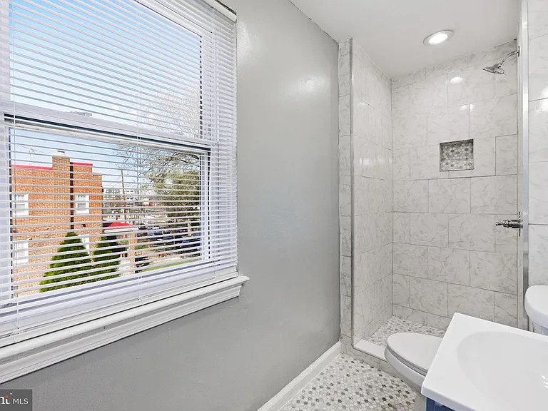 4029 Grant St NE — Photo 22