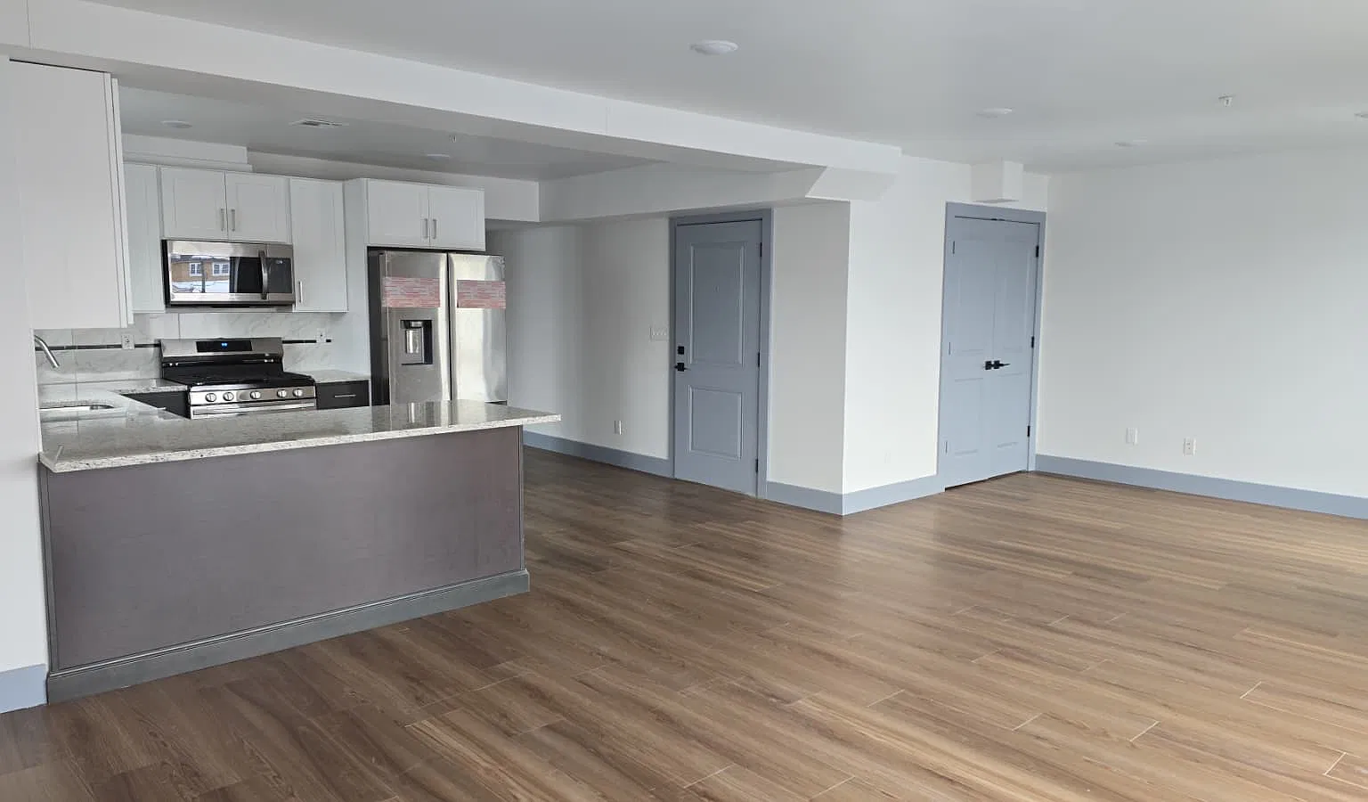 3 bed, 1100 sqft, $2,300 — Photo 1