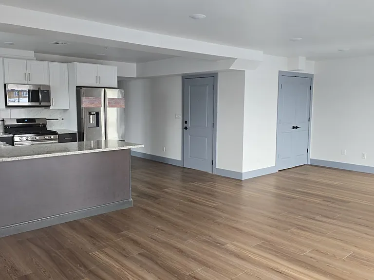 11 Nichols St #2 — Photo 1