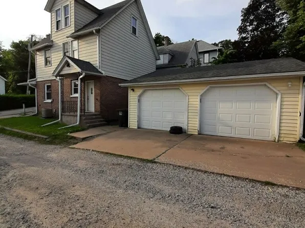721 13th St, Moline, IL 61265