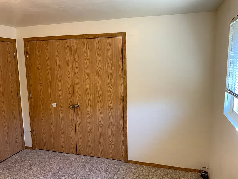 2 bedroom in River Road Area — Photo 19