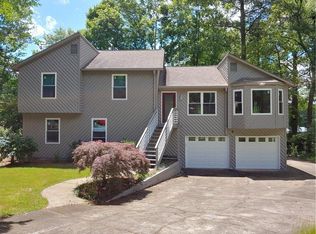 1151 Autumn Ridge Dr, Roswell, GA 30066