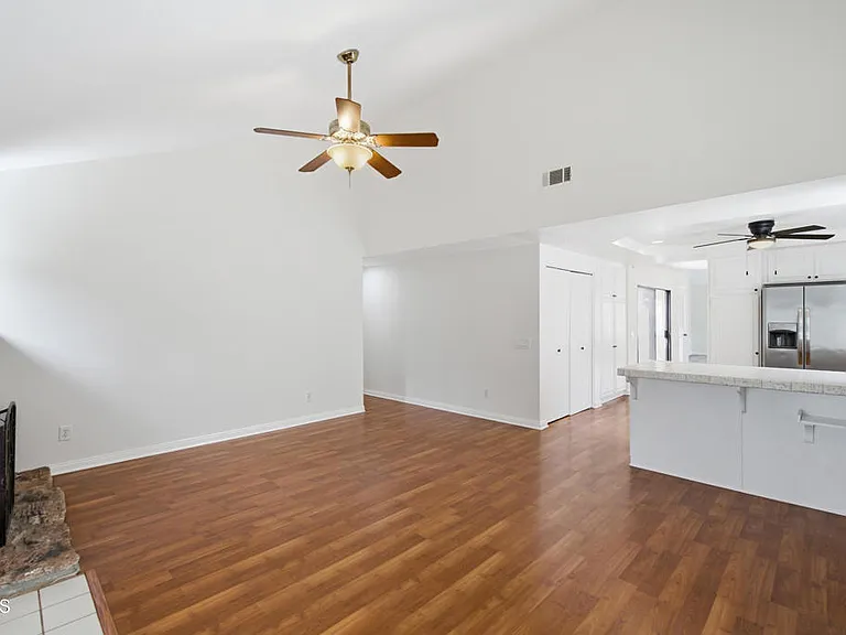 9026 Feather St — Photo 21