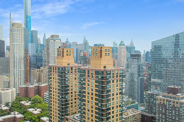 Rented by Nest Seekers International | media 54