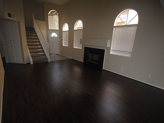 3rd image of 9147 Noble Ave