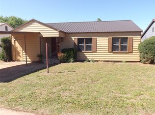 606 E Davis St, Tipton, OK 73570