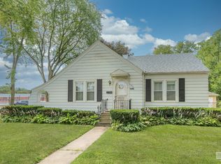 751 Schomer Ave, Aurora, IL 60505