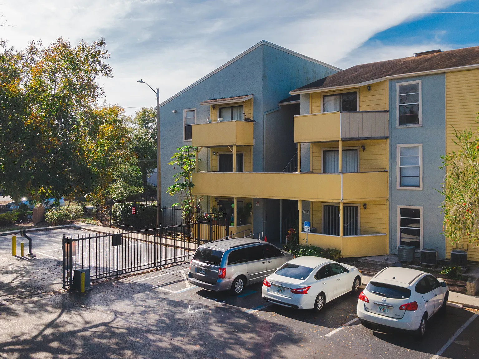 2 bed, 850 sqft, $1,700 — Photo 2