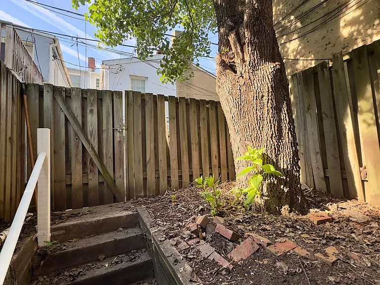 657 Dover St — Photo 10