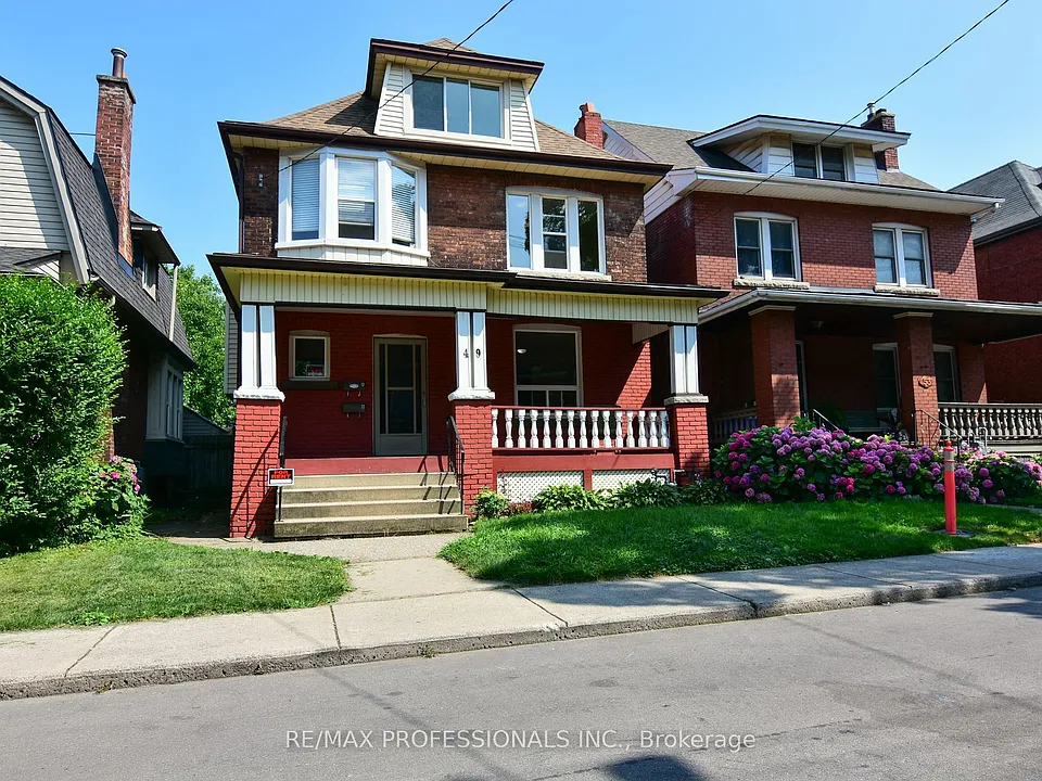 49 Spadina Ave
