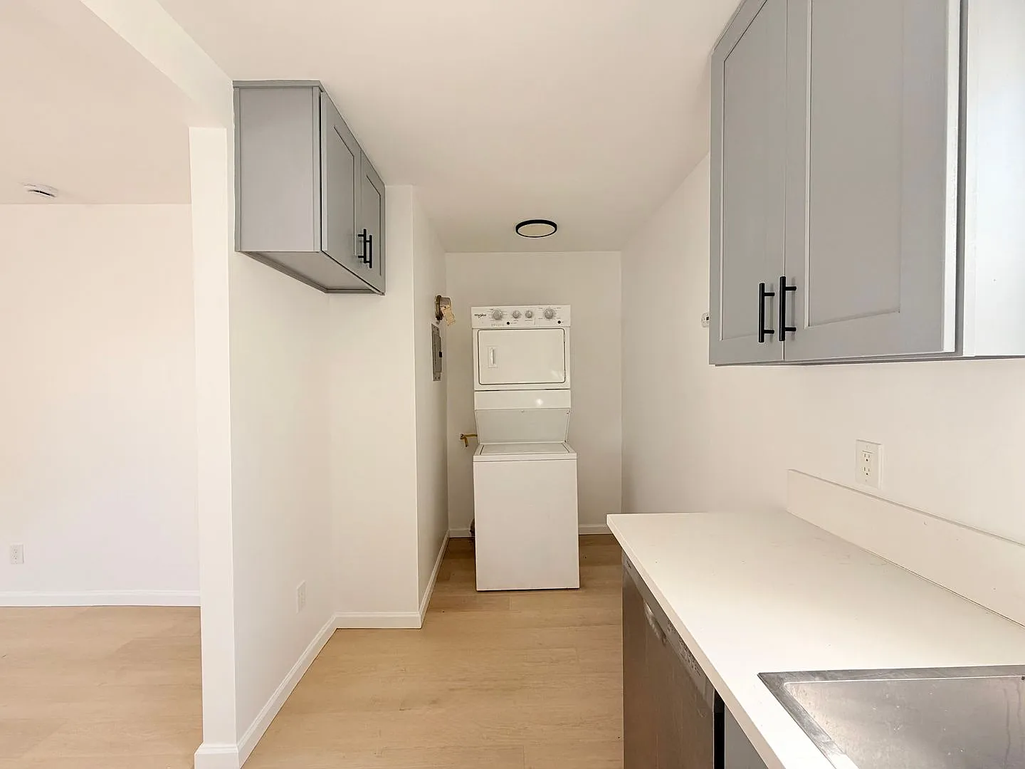 2661 S. Redondo Blvd — Photo 3