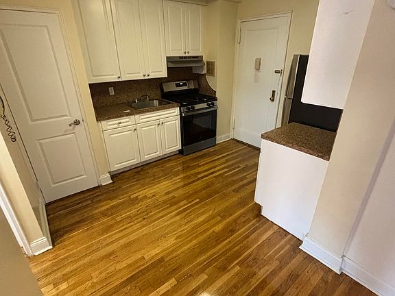 4th image of 8746 Chelsea St APT 3B