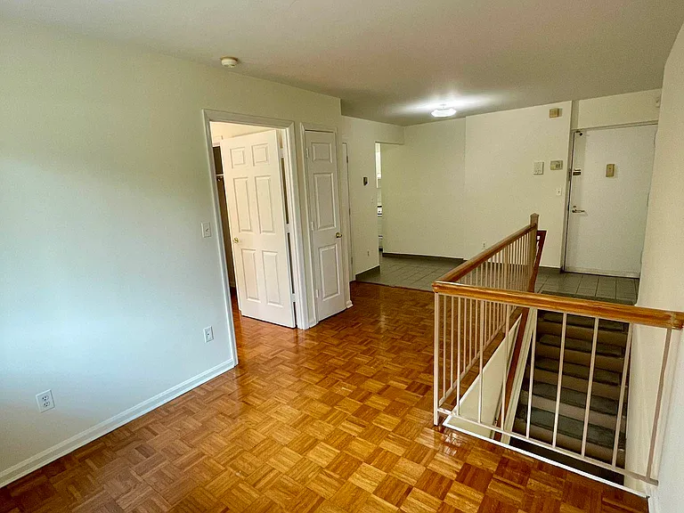 31-15 30th St #1R — Photo 4