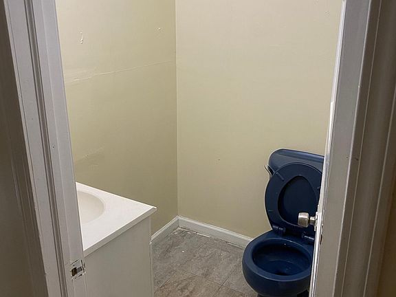 2nd image of 605 Ferry Ave #1