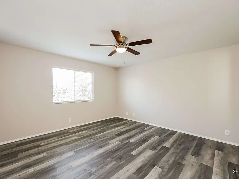 307 Mallow Grv — Photo 14