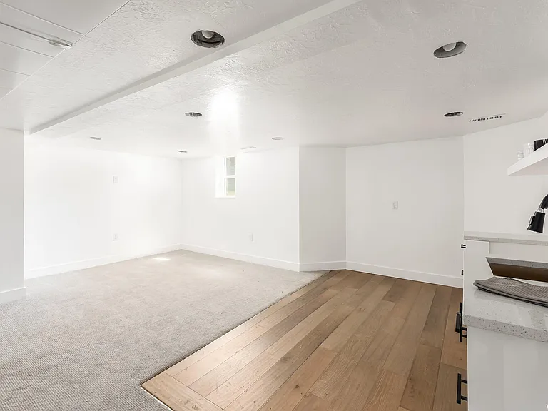 870 E Parkway Ave — Photo 10