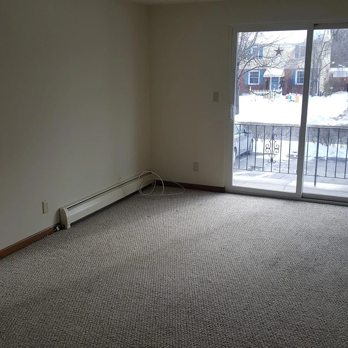 940 Englewood Ave — Photo 3