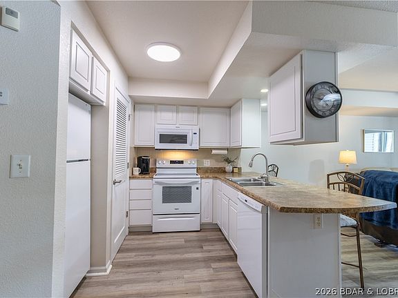3rd image of 40 Lighthouse Rd Unit 5-204