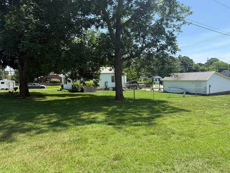 205 Harris St — Photo 15