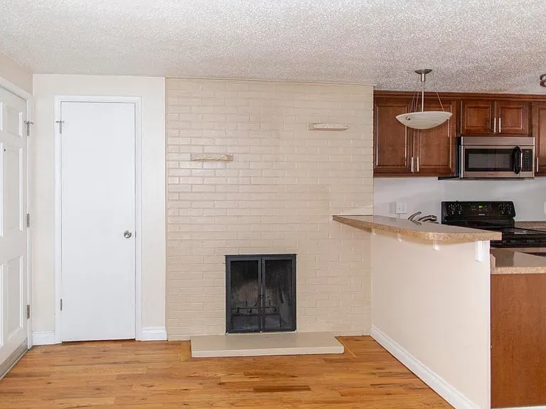 222 Logan — Photo 37