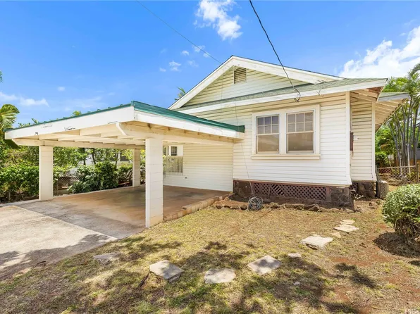 3204 Mooheau Ave, Honolulu, HI 96816
