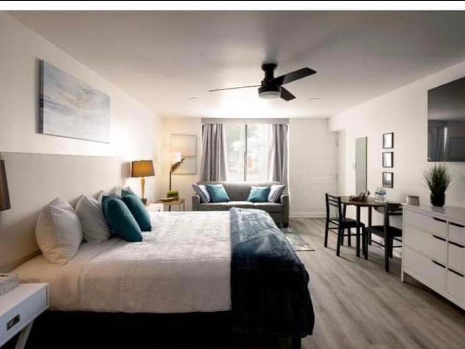 2nd image of 410 8th Ave S #3