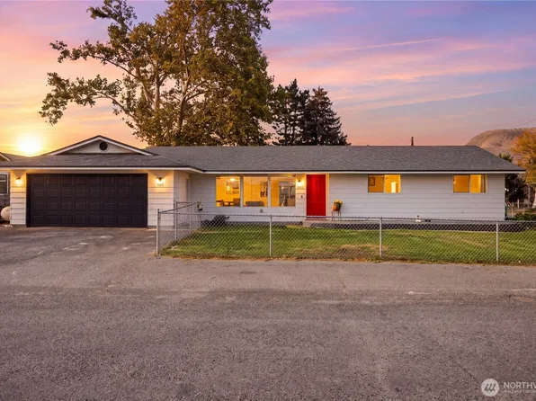 501 1st Street S, Brewster, WA 98812