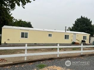 7059 Mallard Dr SE, Warden, WA 98857