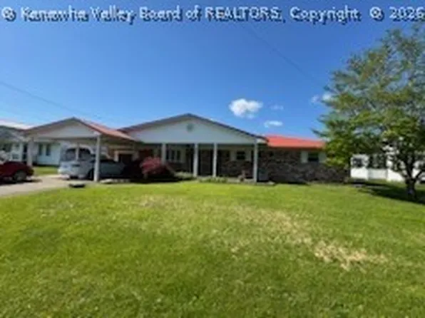 605 Roosevelt Blvd, Eleanor, WV 25070